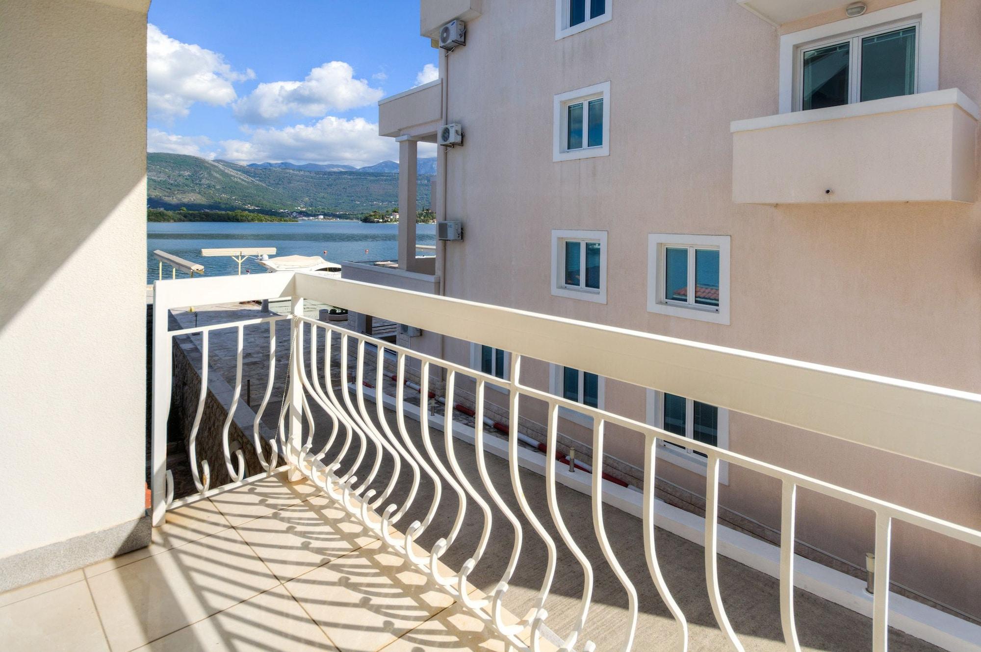 Apart-Hotel Villa Lav Nova Pec Екстериор снимка