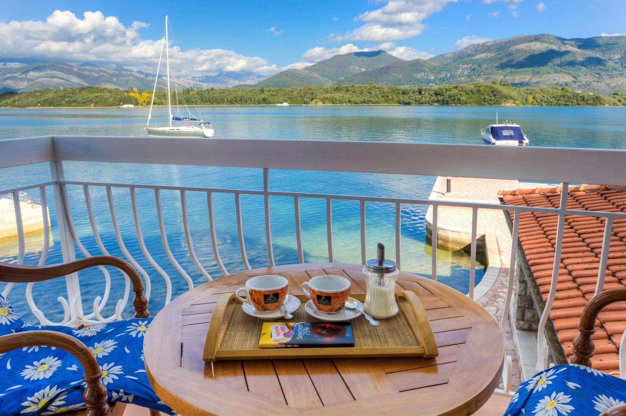 Apart-Hotel Villa Lav Nova Pec Екстериор снимка