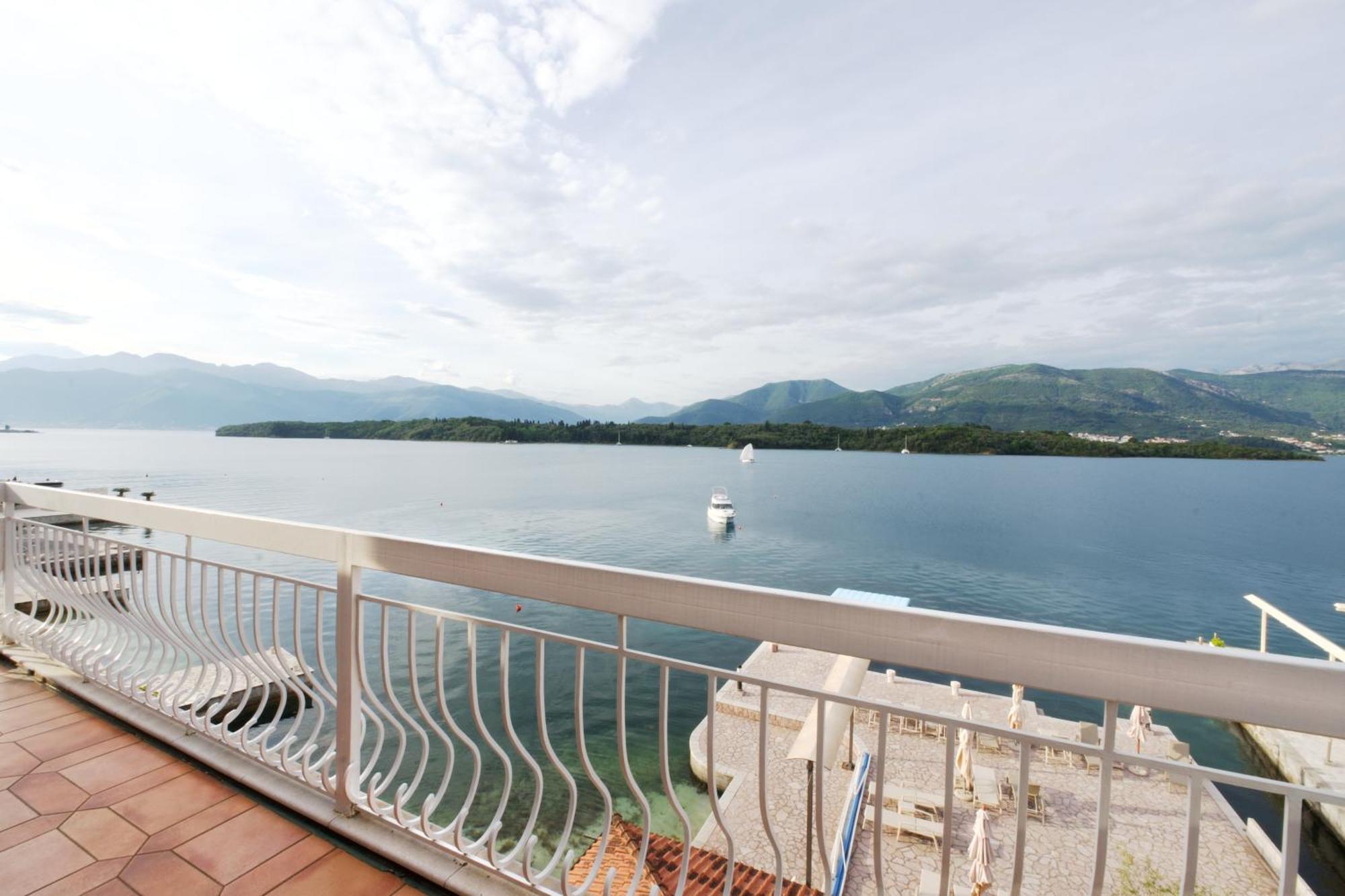 Apart-Hotel Villa Lav Nova Pec Екстериор снимка